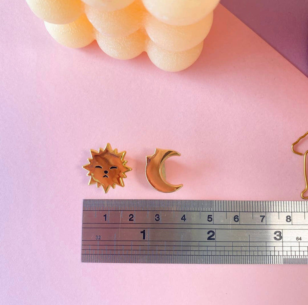 🌞 Duo Mini Pins Chaton Soleil & Lune – Création Art by Leonie Jonk